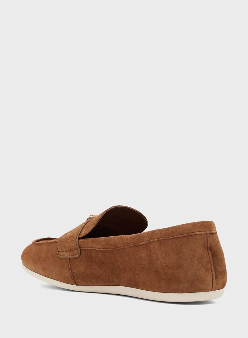 GUESS Close Toe Moccassin