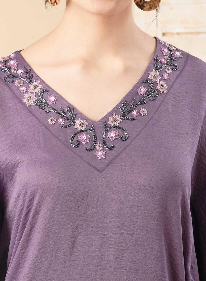 Mish Kimono Sleeves V-Neck Embroidered Top & Solid Pants Co-Ords Set by Styli  - Image 2