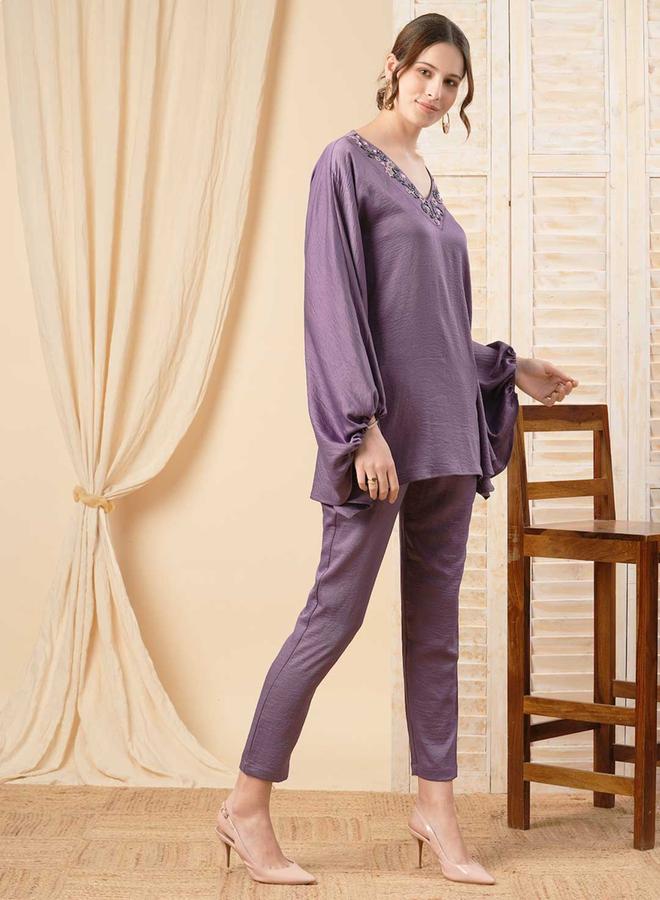 Mish Kimono Sleeves V-Neck Embroidered Top & Solid Pants Co-Ords Set by Styli  - Image 3