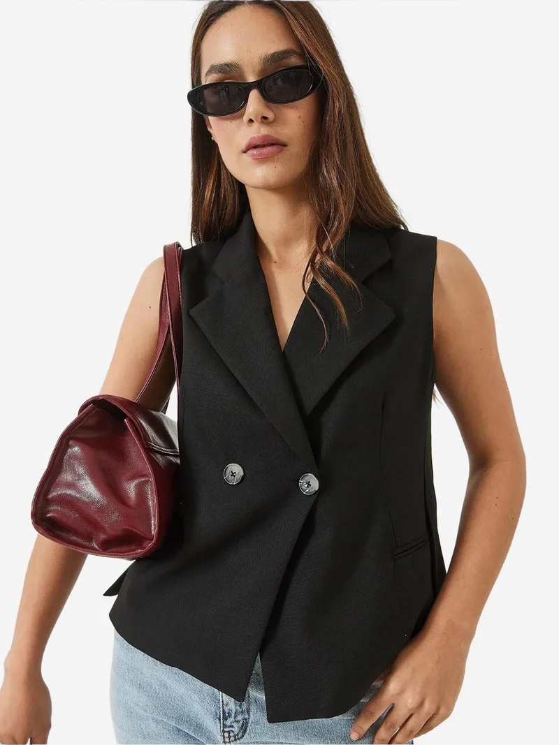 Bianco Lucci LUCCI Fitted Shawl Collar Waistcoat with Button Closure