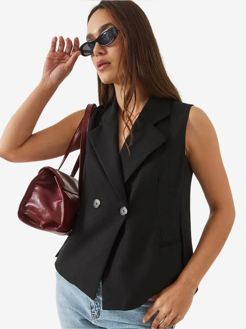 LUCCI Fitted Shawl Collar Waistcoat with Button Closure