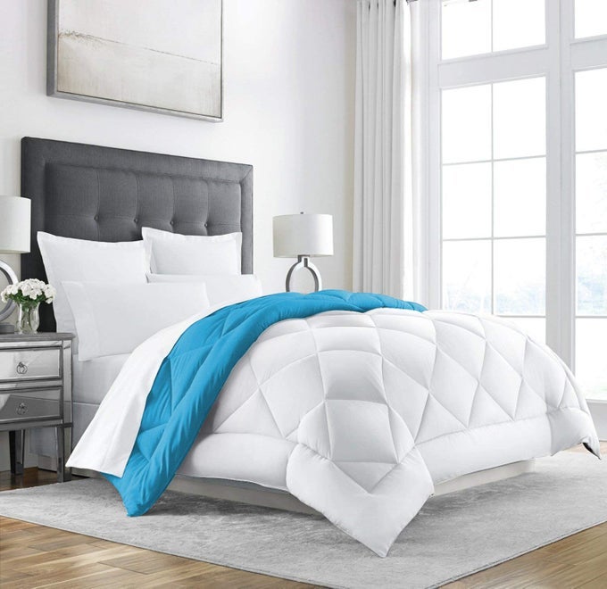 ALL SEASON MICROFIBER REVERSABLE DUVETAC COMFORTERQUILT SKY BLUE WHITE DOUBLE SIZE 90 INCH X 100 INCH