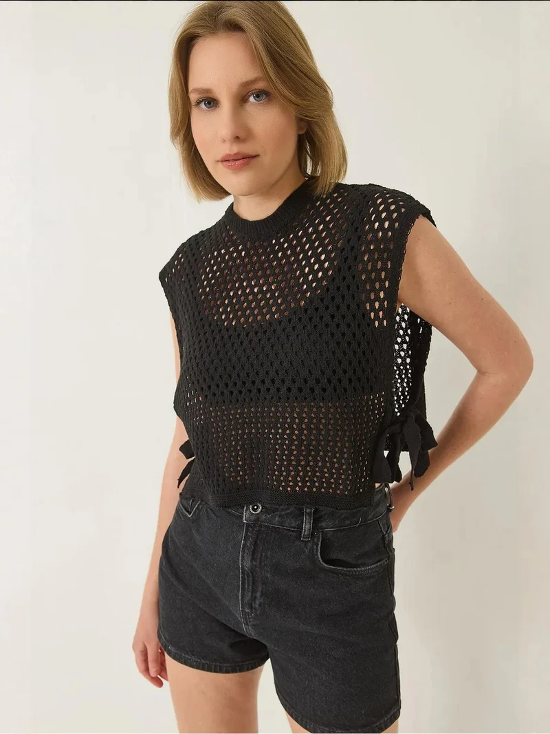 LUCCI Textured Loose Fit Crop Sweater Vest with Tie Closure