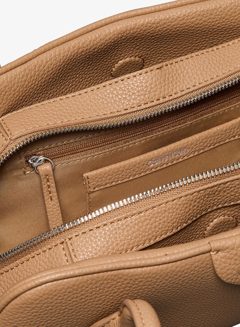 CALVIN KLEIN Emblem Pebble Grain Extended Side Shoulder Bag - Image 3