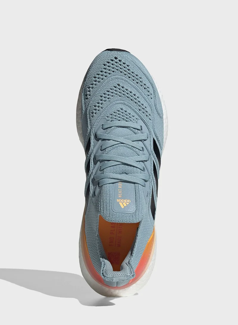 Adidas Ultraboost 22 Heat.