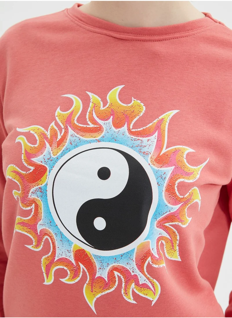 trendyol Crew Neck Graphic Sweatshirt