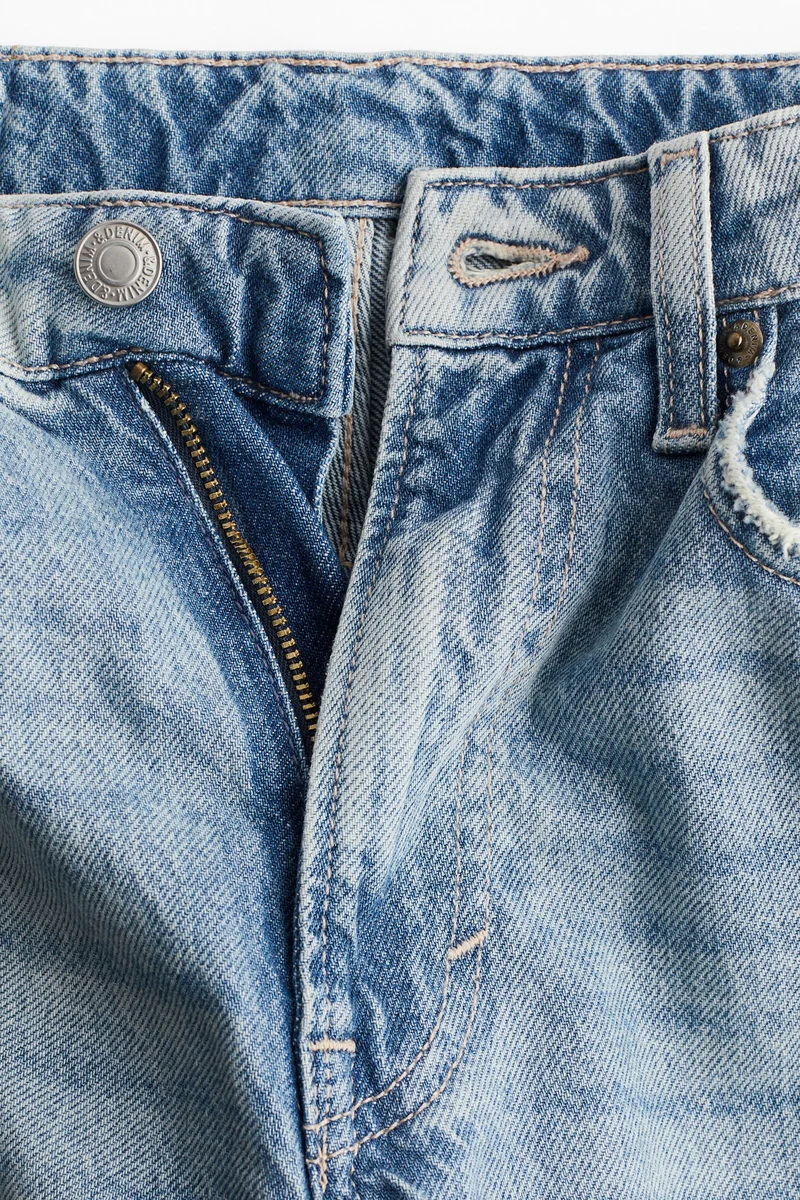 اتش اند ام جينز بخصر عالي وقصّة مستقيمة