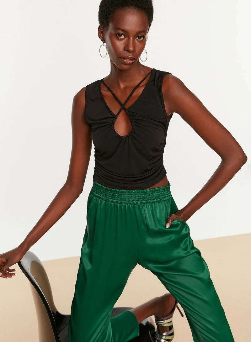 trendyol Cut Out Detail Knitted Crop Top