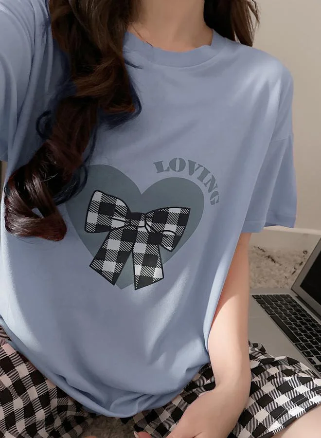 تايك تو طقم بيجاما من شورت كاروهات وبلوزة بطبعة قلب وياقة دائرية