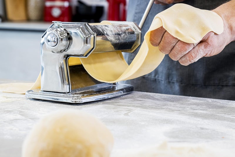 Imperia Ipasta Roller with Tagliatelle and Fettuccine Cutters, 6-inch - Image 2