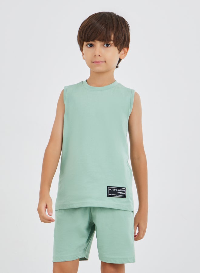 Styli Solid Badge Detail Sleeveless T-Shirt and Shorts Set - Image 2