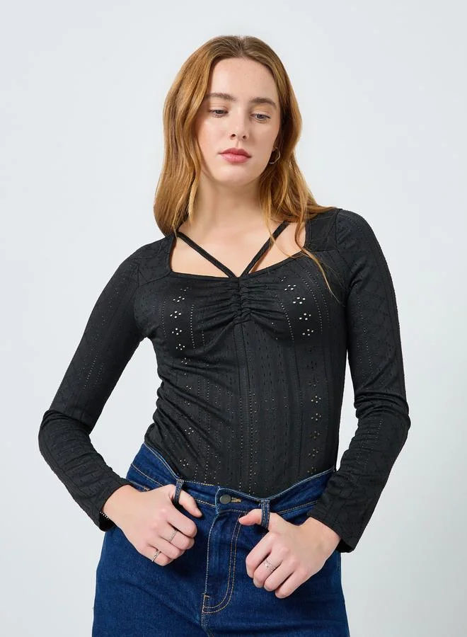 تايك تو بلوزة دانتيل مفرغة بياقة مربعة سادة