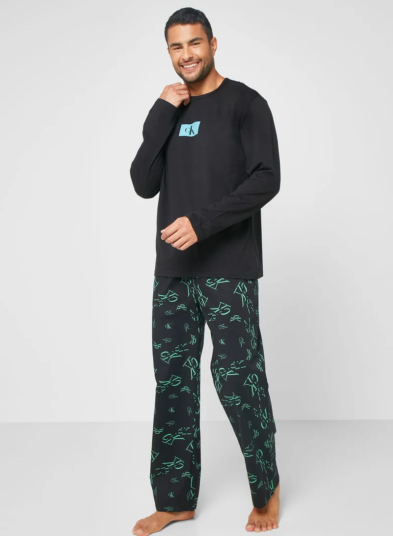 CALVIN KLEIN Logo Cre Neck T-Shirt And Pyjama Set