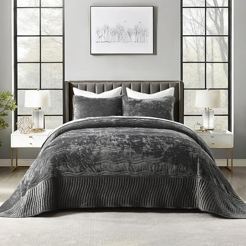 AJOCCI Velvet California King Size Quilt, Oversized California Comforter Set Grey Bedding Set (118”*106”) with 2 Pillow Shams, Luxurious Quilt Set,All-Season 3 Pieces - Image 1