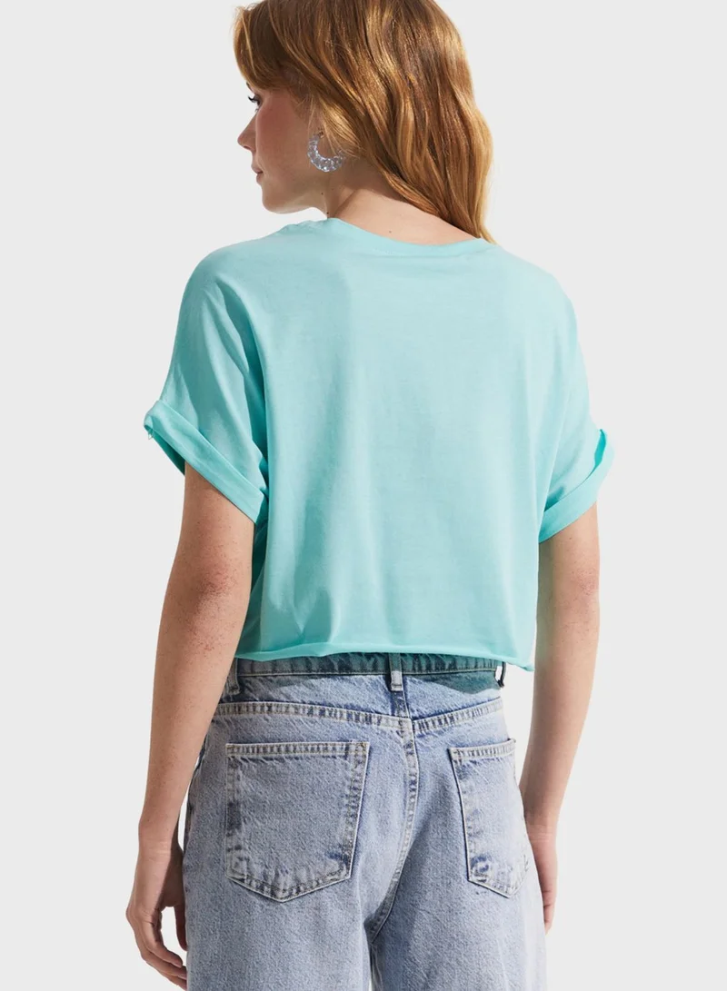 JUNE Crew Neck Crop T-Shirt