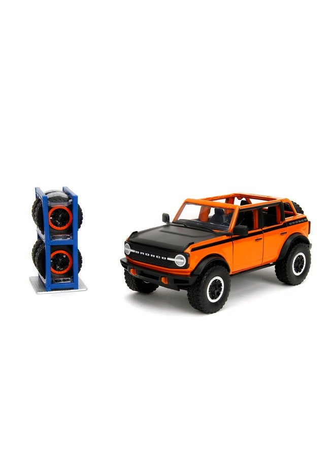 Jada Toys Just Trucks 1:24 2021 Ford Bronco Die-Cast Car & Tire Rack, Toys for Kids and Adults(Orange) - Image 3