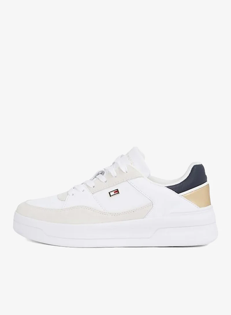 تومي هيلفيغر سنيكرز بأربطة وتفاصيل شعار