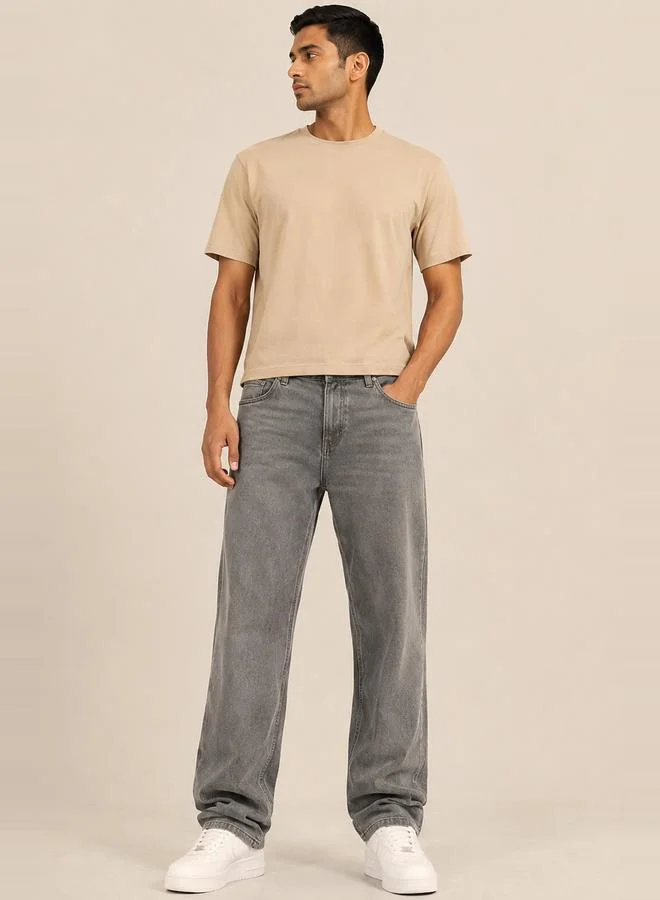 تايك تو Men Relaxed Straight Fit Mid Rise Jeans By Falcon