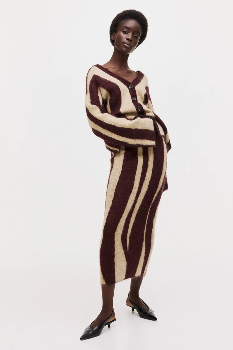 اتش اند ام تنورة محبوكة من مزيج الجاكار والموهير