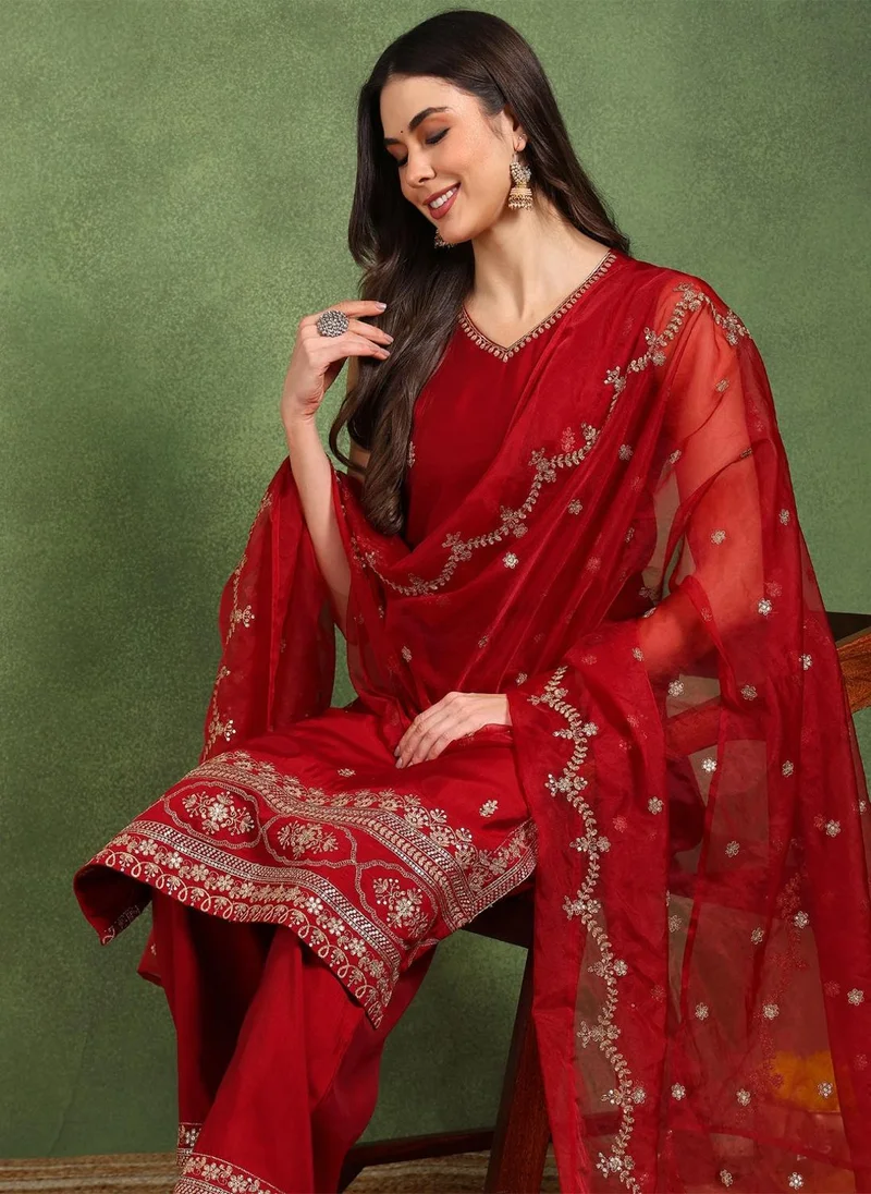 زيري سوق Maroon Silk Blend Solid Embroidered Straight Suit Set
