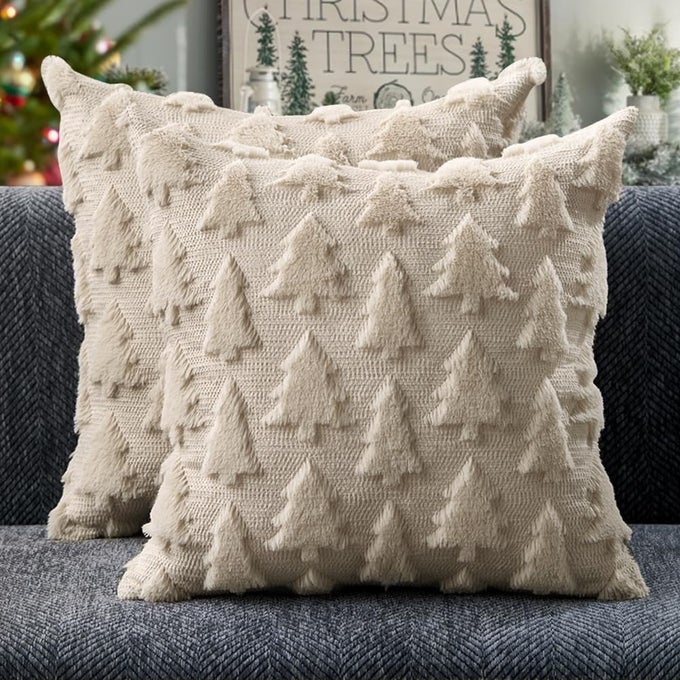 CHRISTMAS TREE PILLOW COVERS 18X18 INCH SET OF 2 CHRISTMAS DECORATION BEIGE SOFT PLUSH FAUX FUR JACQUARD THROW PILLOWS FOR BEDROOM SOFA HOLIDAY FESTIVALS WINTER HOME DECOR PTK006C18