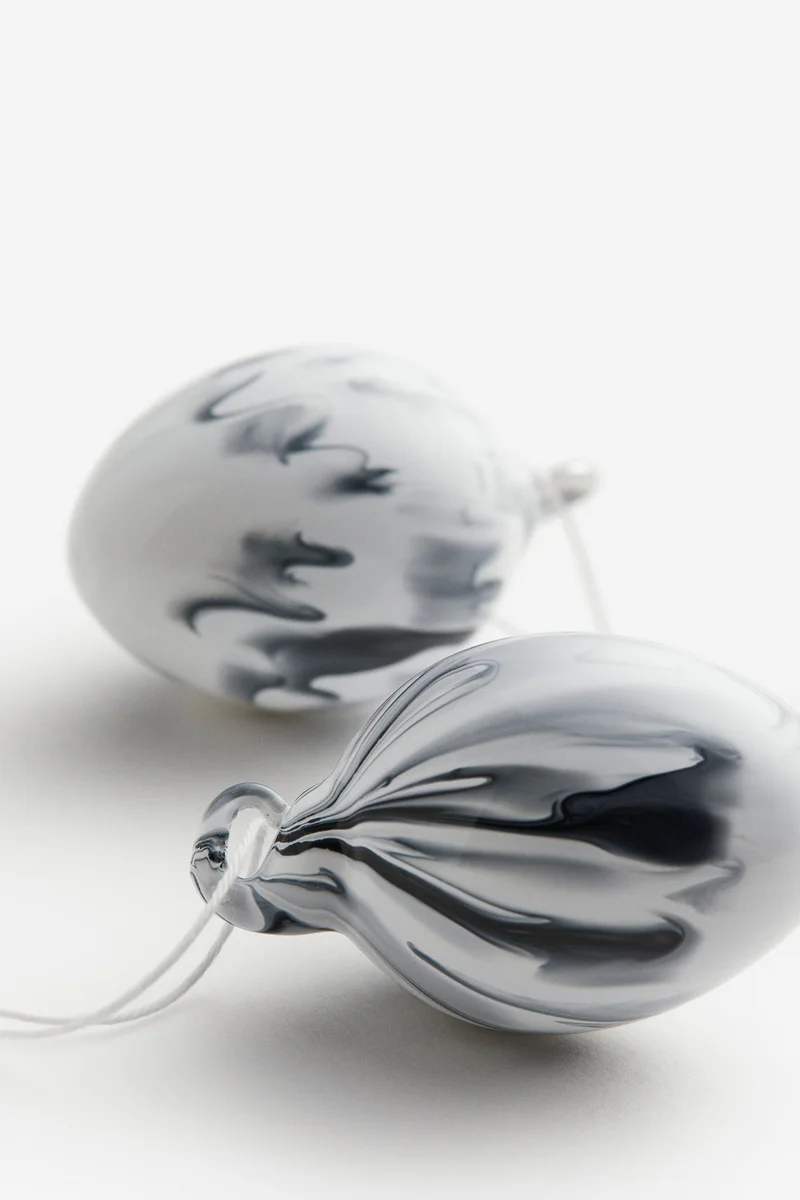 H&M 2-pack patterned decorations