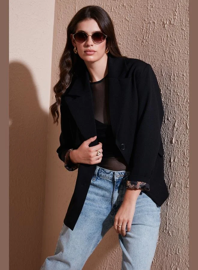 ليلا جاكيت بليزر نسائي ليلا بقصة عادية بياقة أحادية وبطانة مزخرفة وتفاصيل