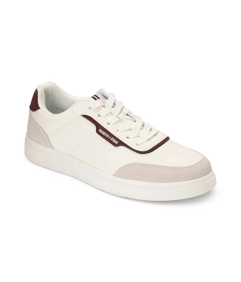 باتا حذاء رياضي مستوحى من الملاعب