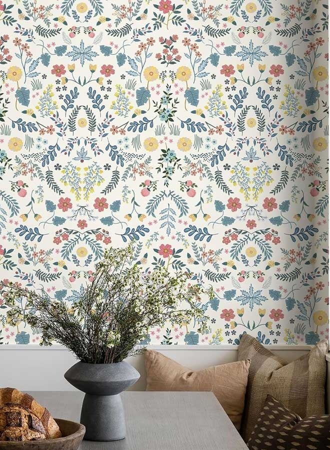 رَوَائِد ورق جدران زهري لاصق قابل للإزالة، بتصميم بوهيمي زهري كلاسيكي باللون الأبيض الدافئ، مقاس ‎120‎ × ‎17.3‎ بوصة لغرف النوم والحمّامات والمطابخ - Image 2