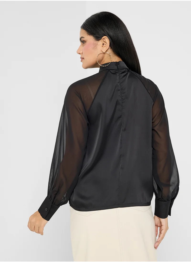 ايلا Ruched Top With Keyhole Neck