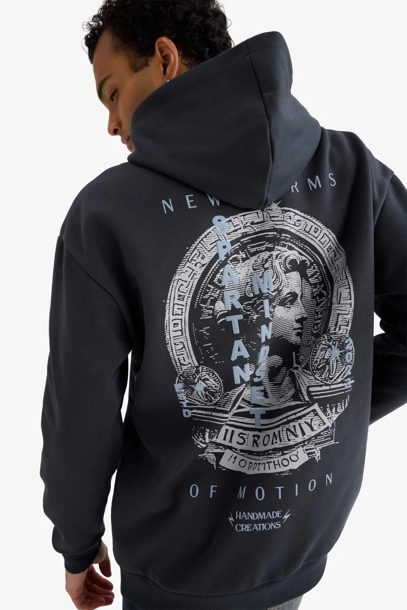 ديفاكتو Boxy Fit Printed Long Sleeve Sweatshirt