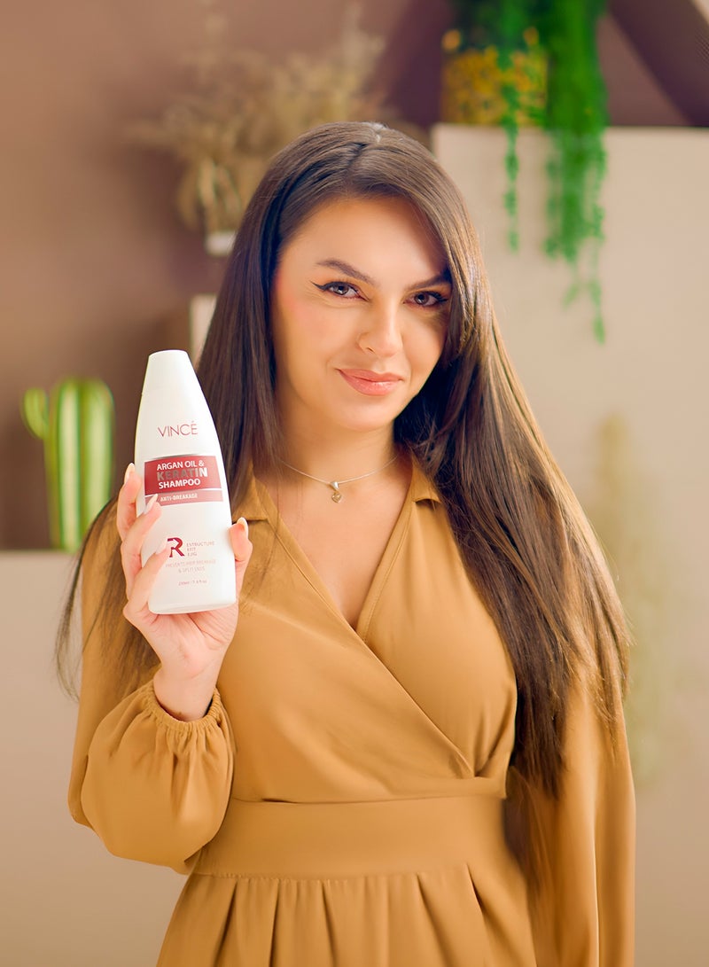 فينس شامبو زيت الأرجان والكيراتين - يمنع تكسر الشعر وتقصف الأطراف، يقوي بصيلات الشعر - يرطب فروة الرأس الجافة ويتحكم في التجعد - يترك الشعر ناعمًا وحريريًا وناعمًا - خالٍ من البارابين، 230 مل - Image 4