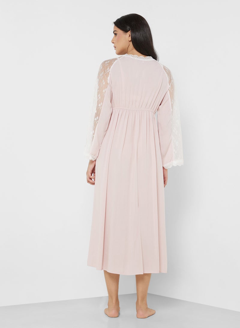 ايلا قميص نوم مزين بالدانتيل - Image 2