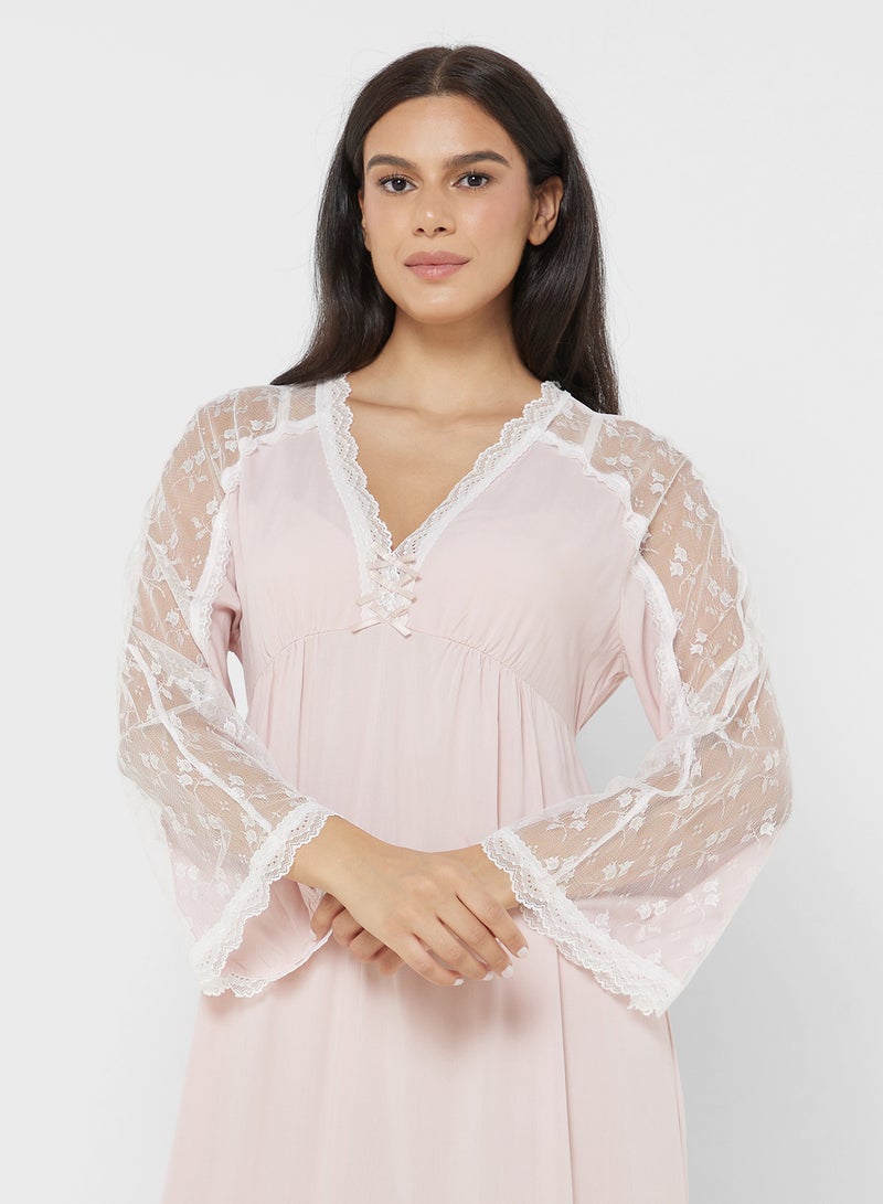 ايلا قميص نوم مزين بالدانتيل - Image 3