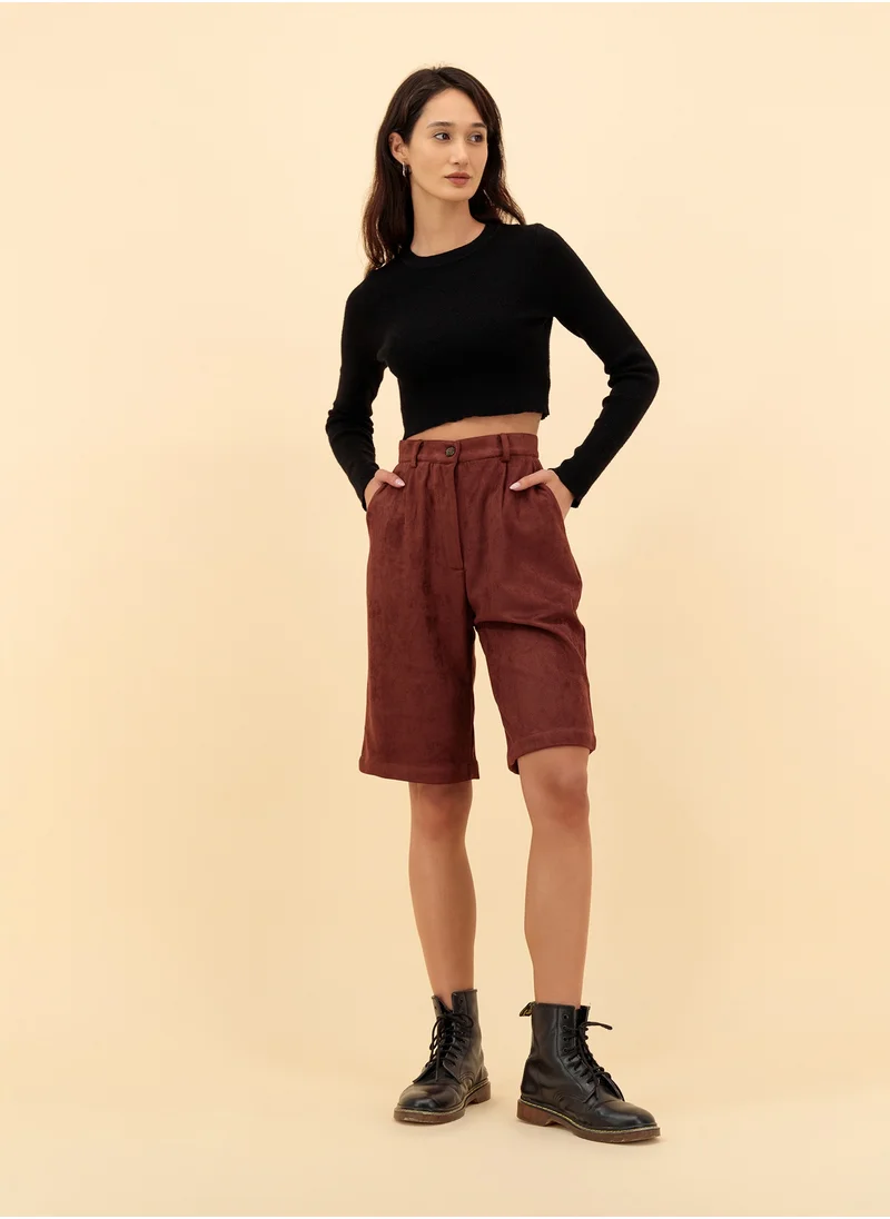 لقد كان MID-RISE SUEDE SHORT