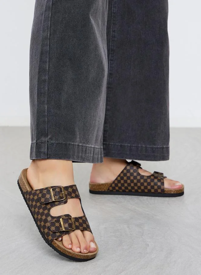 تايك تو صنادل سهلة الارتداء بتفاصيل حزامين