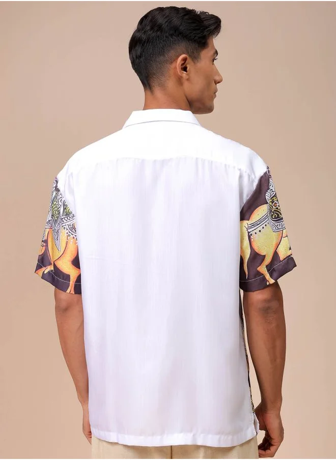 شركة المرآب الهندية Men Relaxed Fit Indie Printed Half Sleeves Cuban Collar Resort Wear Shirt