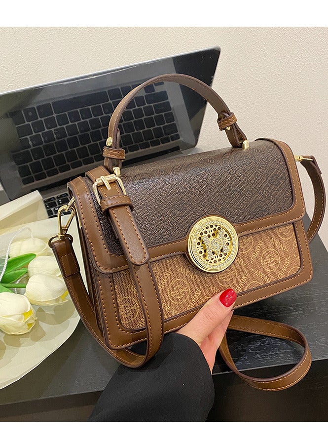 شاربدو حقيبة كتف نسائية مطبوعة بسلسلة كتف ساعي البريد مقاس 20*15*8 سم - Image 2