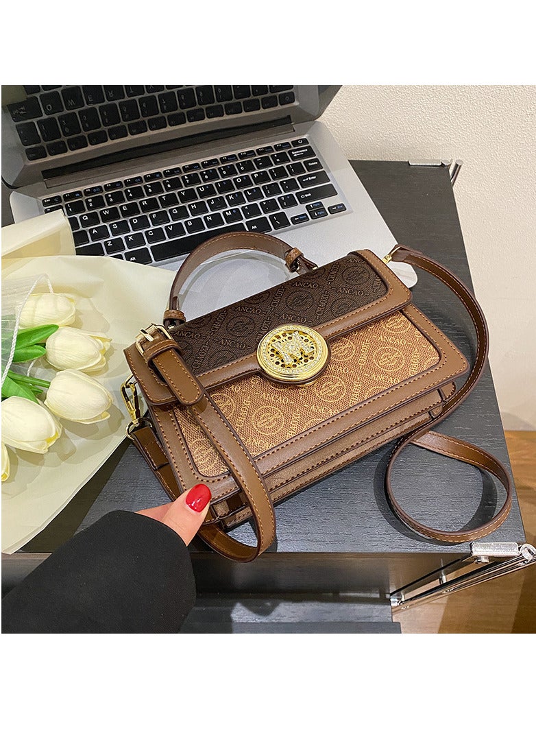 شاربدو حقيبة كتف نسائية مطبوعة بسلسلة كتف ساعي البريد مقاس 20*15*8 سم - Image 3