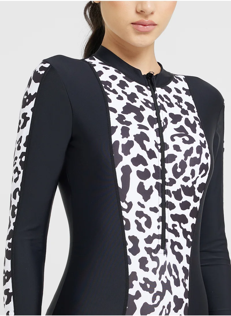 فورورد Zip Up Detail Leopard Print Rash Guard