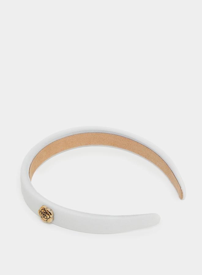 Styli White Headband with Flower Detail - Image 1