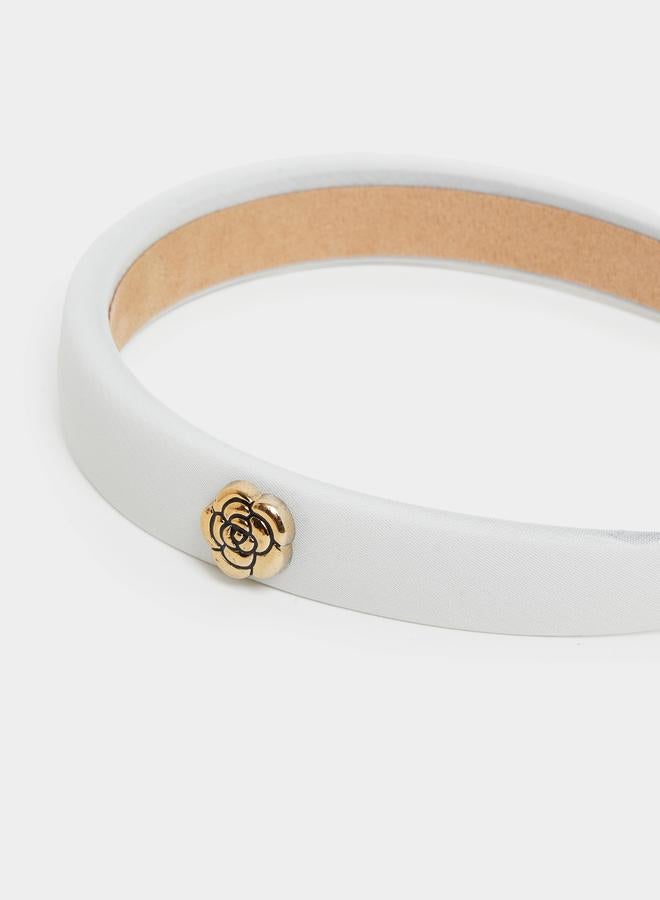 Styli White Headband with Flower Detail - Image 3
