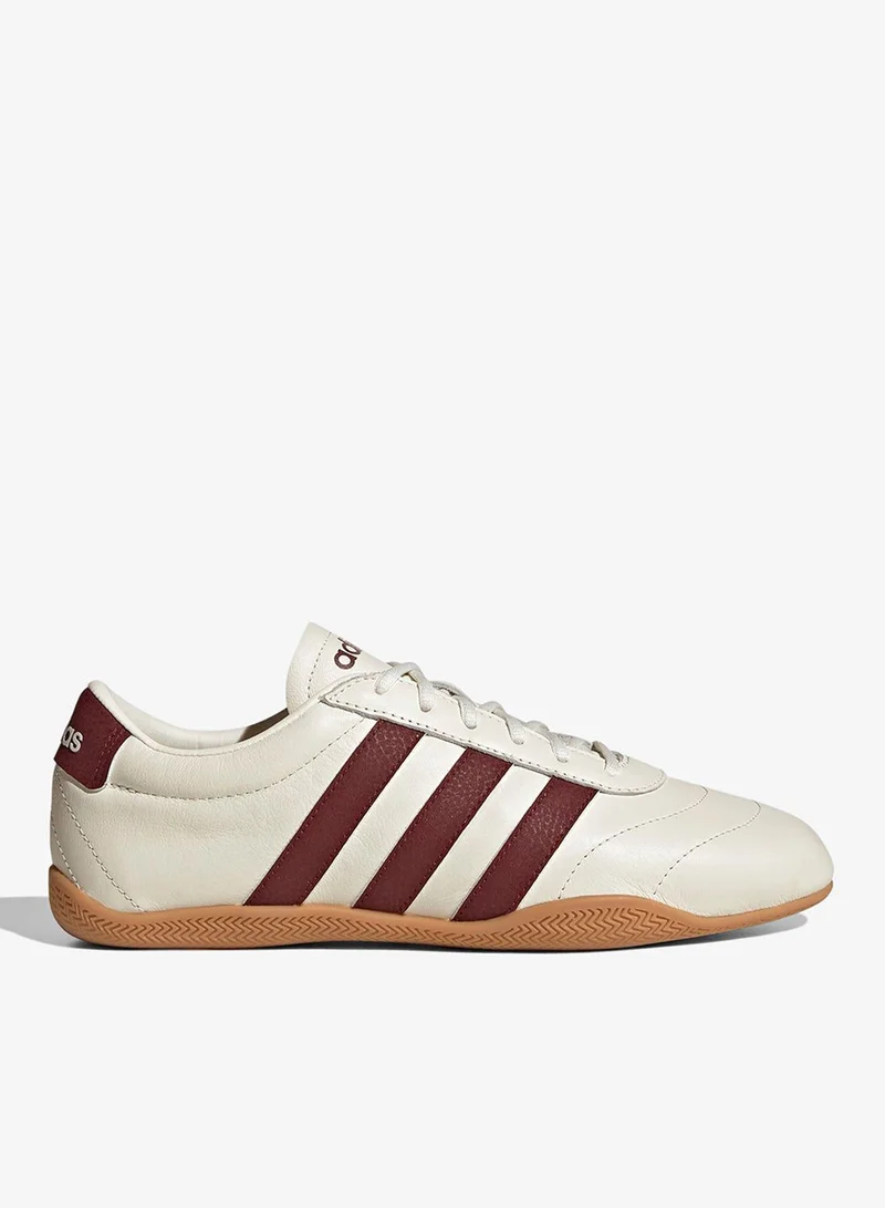 اديداس جراند كورت لو