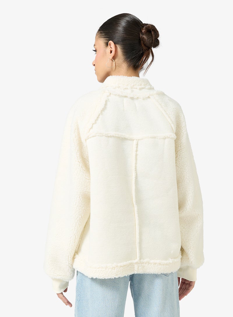 جينجر جاكيت بياقة مدببة من جلد الغزال بتفاصيل بورج - Image 2