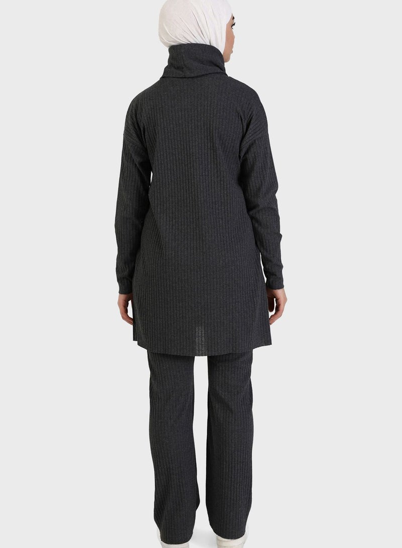 تافين من مودانيسا بلوزة محززة بياقة عالية - Image 2