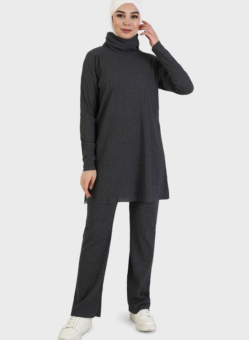 تافين من مودانيسا بلوزة محززة بياقة عالية - Image 1