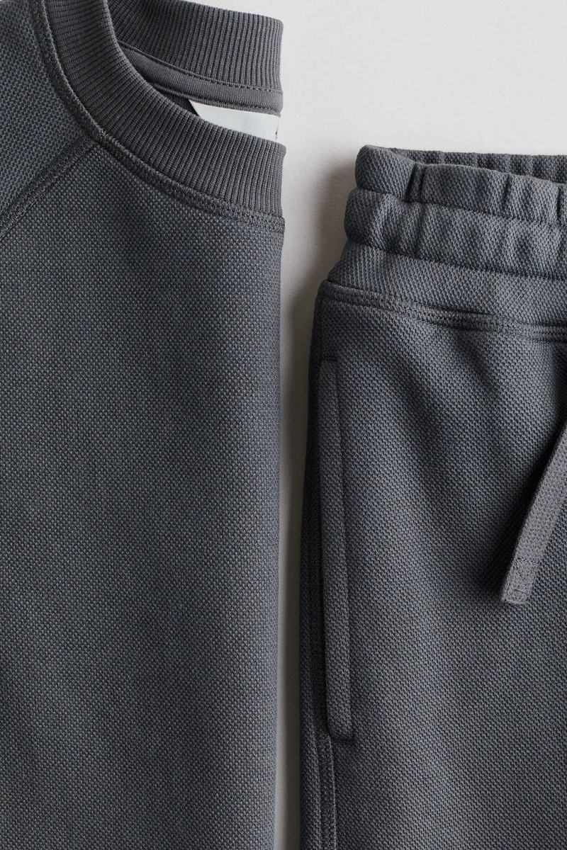 اتش اند ام طقم من نسيج سويت شيرت بملمس بارز - عبوة من قطعتين