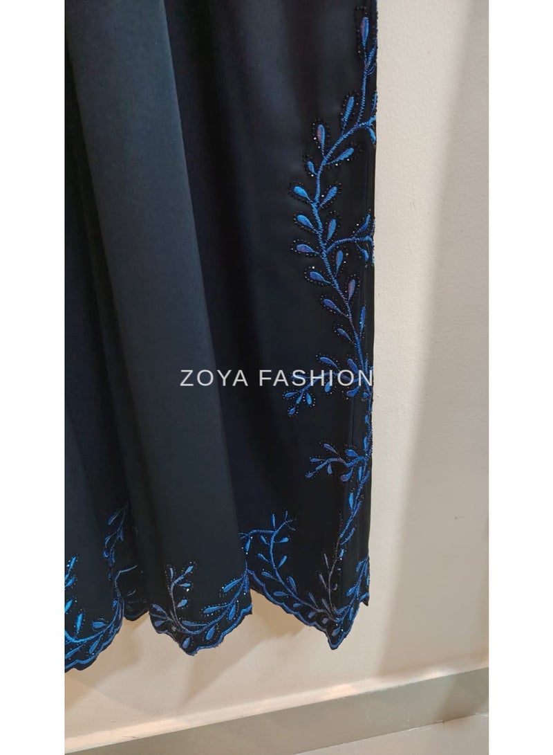 عباية نيدة سوداء بتطريز أزرق - Image 4