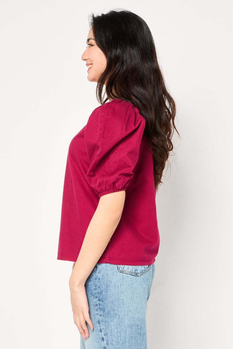 Levi's بلوزة نسائية بياقة دائرية وأكمام قصيرة، مارون - Image 2