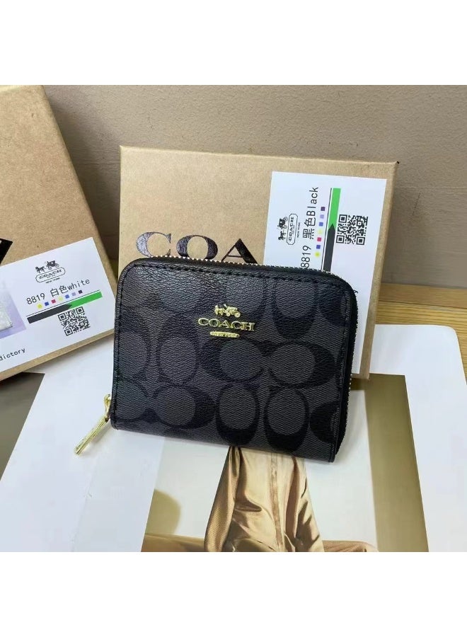 كوتش اوت ليت محفظة نسائية قصيرة متعددة البطاقات يسهل حملها بنمط رمادي كلاسيكي - Image 2